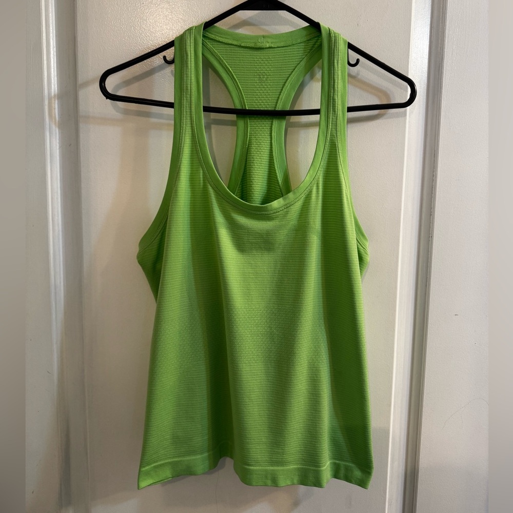 Lululemon Swiftly Tech Racerback Tank Top 2.0 *Race Length Scream Green Light
